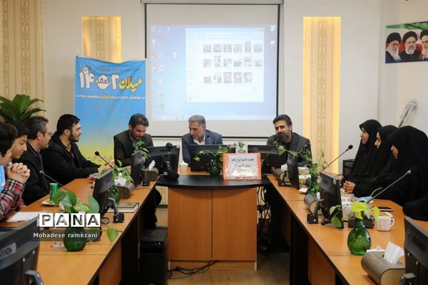 نشست صمیمی اعضای قرارگاه میدان ۱۴ صفر ۲ ناحیه ۶ مشهد با رئیس سازمان دانش آموزی استان