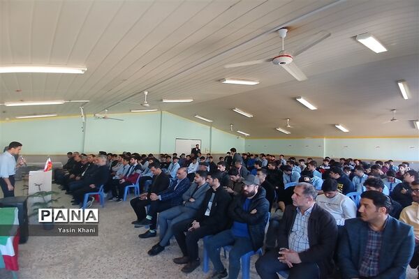 مراسم تجلیل از نفرات برتر دبیرستان نمونه‌ شهدای‌ سلمانشهر عباس‌آباد