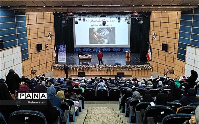 برگزاری دوره آموزش سواد رسانه و آموزش عکاسی با موبایل‌/فیلم ۲