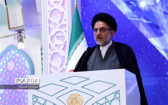خاموشی: نسخه صراط مستقیم بی‌شک قرآن است
