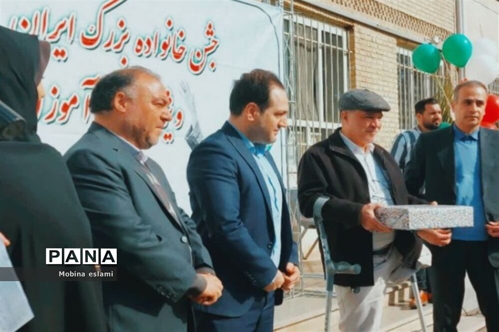 آئین جشن بزرگ اعیاد شعبانیه و روز جانباز در دبیرستان سمیه منطقه ۱۳