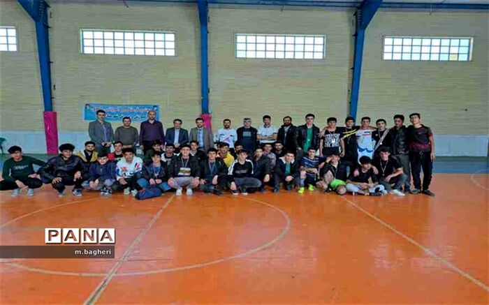 تیم فوتسال مدرسه شهدای کاج قهرمان مسابقات فوتسال شهرستان اردل شد