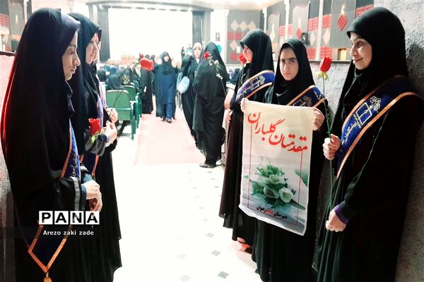 آیین تجلیل از دانش‌آموزان برتر مدرسه شاهد رضوان ناحیه ۱ اهواز