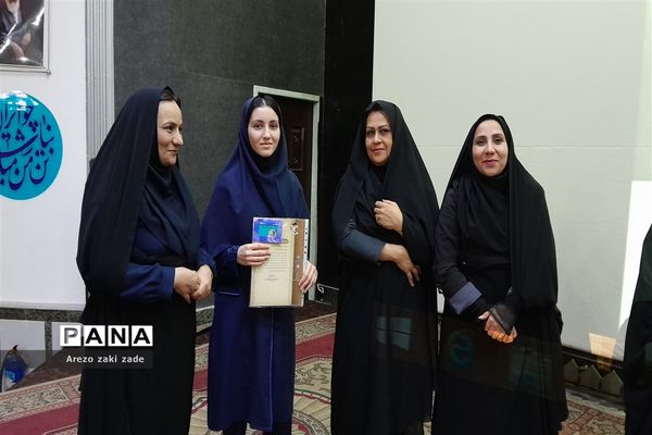 آیین تجلیل از دانش‌آموزان برتر مدرسه شاهد رضوان ناحیه ۱ اهواز