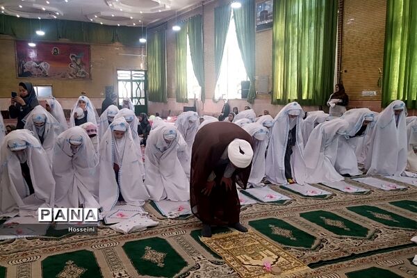 جشن تکلیف دانش‌آموزان در شهر بار