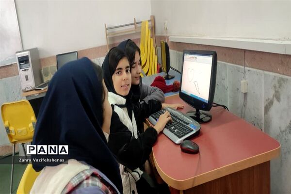 کارگاه آموزشی کار با رایانه پایه ششم مدرسه خاقانی شهرستان شیروان