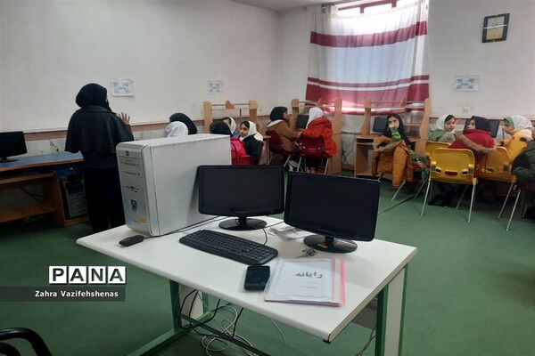 کارگاه آموزشی کار با رایانه پایه ششم مدرسه خاقانی شهرستان شیروان