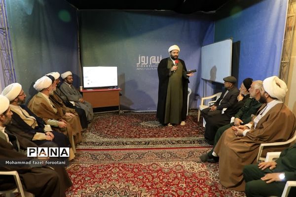 بازدید نماینده ولی فقیه در خراسان جنوبی از نمایشگاه گذری بر تاریخ صد ساله ایران