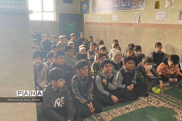 مراسم درختکاری در دبستان امام هادی(ع) ناحیه یک شهرری