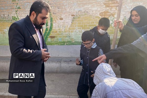 مراسم درختکاری در دبستان امام هادی(ع) ناحیه یک شهرری