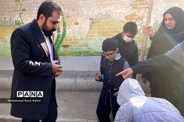 مراسم درختکاری در دبستان امام هادی(ع) ناحیه یک شهرری