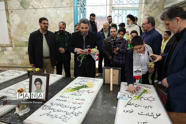 جشن تکلیف دانش‌آموزی