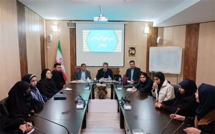 مجامع شورای دانش آموزی سازوکاری مناسب برای بهره‌گیری از نظرات دانش‌آموزان است