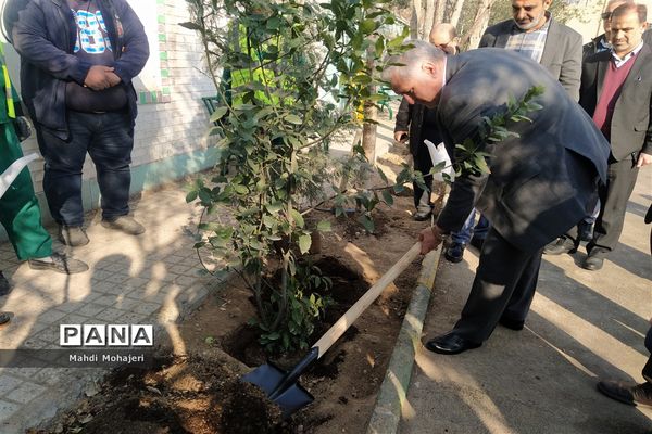 روز هوای پاک در  دبستان پسرانه امام صادق (ع)