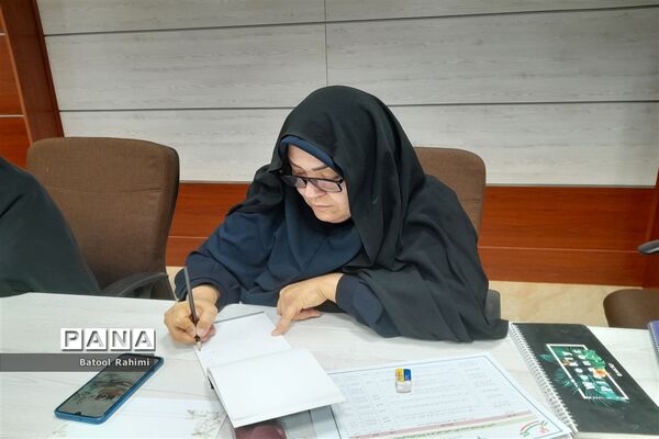 برگزاری جلسه ستاد دهه فجر در اداره آموزش و پرورش شهرستان ملارد