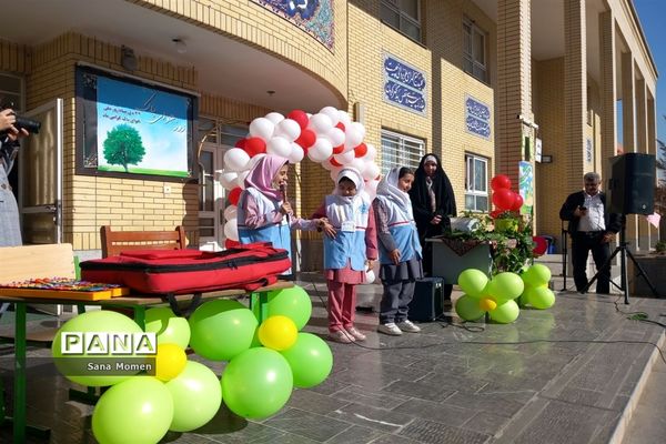 مراسم روز هوای پاک‌ در دبستان موسسی ناحیه ۶ مشهدمقدس
