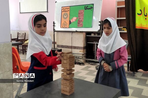 رقابت ۴۵۰ دانش‌آموز دختر دبستانی ناحیه ۳ شیراز در المپیاد بازی‌های فکری رویش