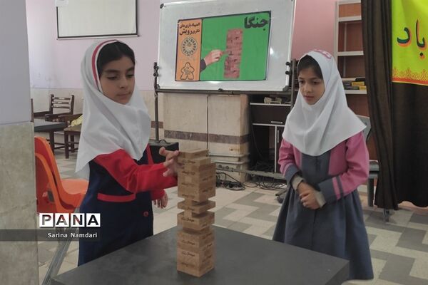 رقابت ۴۵۰ دانش‌آموز دختر دبستانی ناحیه ۳ شیراز در المپیاد بازی‌های فکری رویش