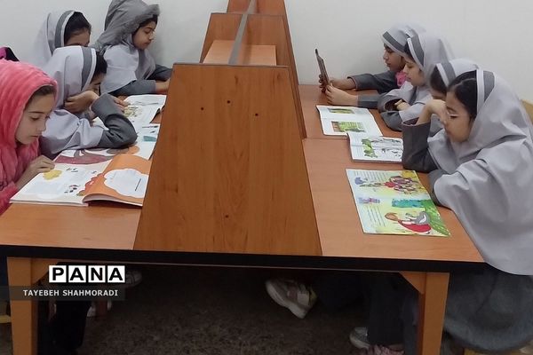 بازدید دانش‌آموزان دبستان بهرامی۲ از کتابخانه جدّا کهریزک