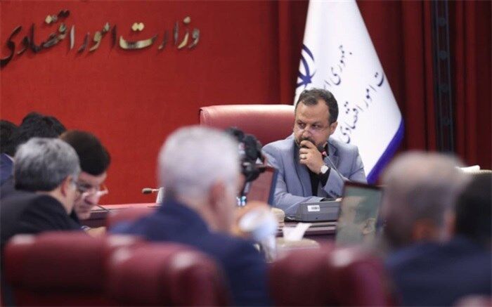 خاندوزی: مجلس به بهبود تراز لایحه بودجه و جلوگیری از کسری و ناترازی کمک کند