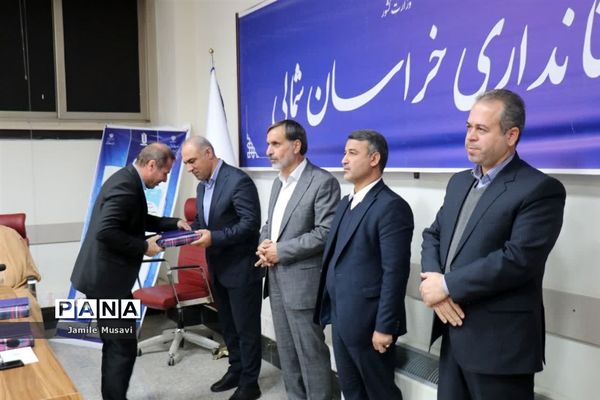 کسب مقام دوم آموزش و پرورش شهرستان فاروج در ارزیابی دبیرخانه شوراهای آموزش و پرورش استان خراسان شمالی