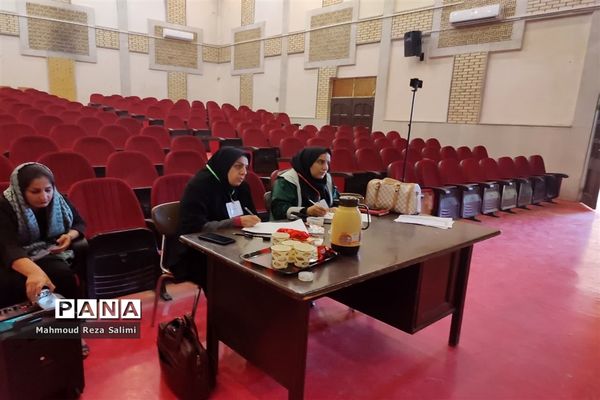 حضور پرشور دانش‌آموزان مدارس شهرستان بیضاء در سومین جشنواره ملی تئاتر درسی