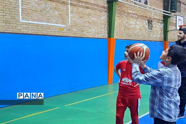 اردوی نیم روزه قهرمان من در کانون فرهنگی تربیتی سلمان