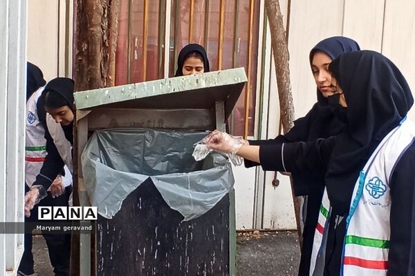 فعالیت سفیران سلامت در دبیرستان شاهد ندای فاطمه(س) به مناسبت روز هوای پاک