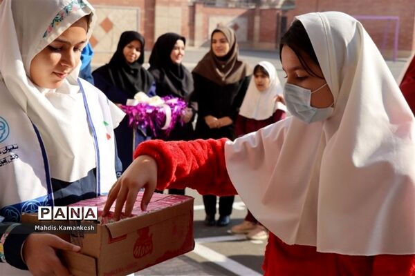 توزیع شیر در مدارس پاکدشت