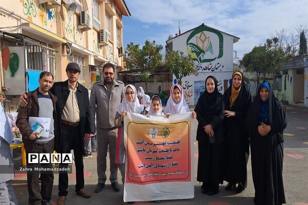 جشنواره نقاشی به مناسبت هفته هوای پاک در دبستان شاهد محمود‌آباد