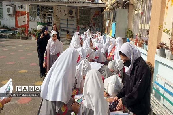 جشنواره نقاشی به مناسبت هفته هوای پاک در دبستان شاهد محمود‌آباد