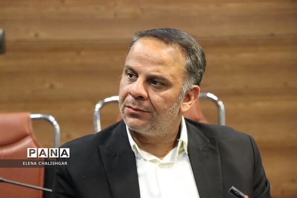 نشست تخصصی سرگروه‌های آموزش متوسطه ناحیه یک بهارستان
