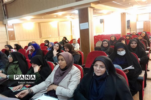 برگزاری کارگاه فن بیان و ارتباط سازی مؤثر ویژه معاونان پرورشی مدارس شهرستان ملارد