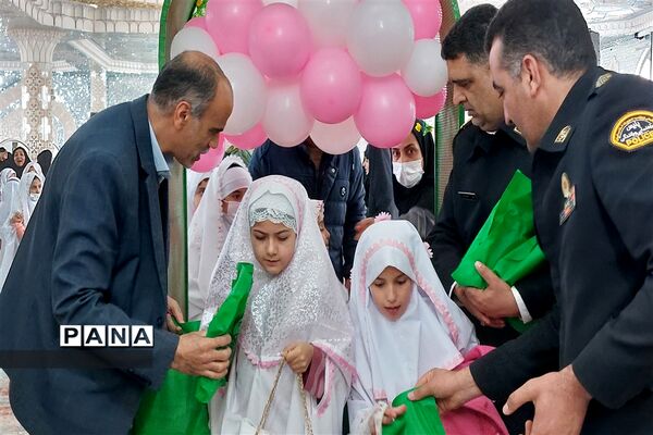 جشن تکلیف ۳۵۰ دانش‌آموز دختر شهرستان نایین