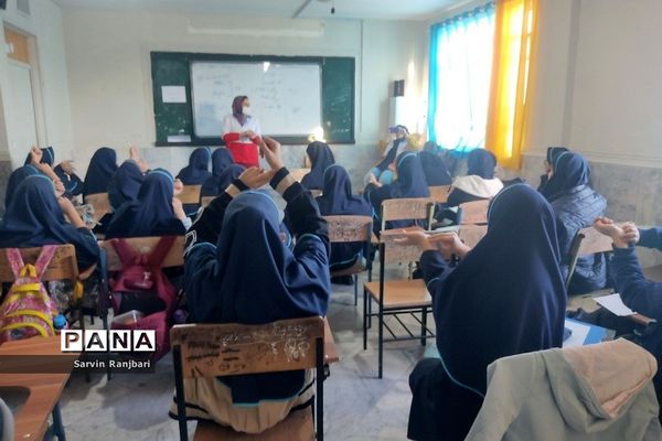 شروع طرح دادرس هلال احمر در مدارس شهریار