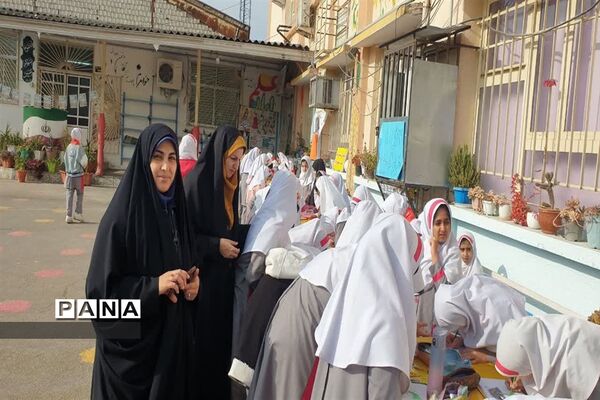 جشنواره نقاشی به‌مناسبت هفته هوای پاک در دبستان شاهد محمود‌آباد