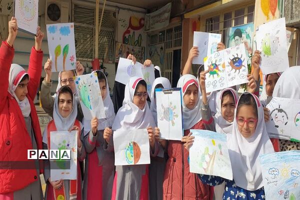 جشنواره نقاشی به‌مناسبت هفته هوای پاک در دبستان شاهد محمود‌آباد