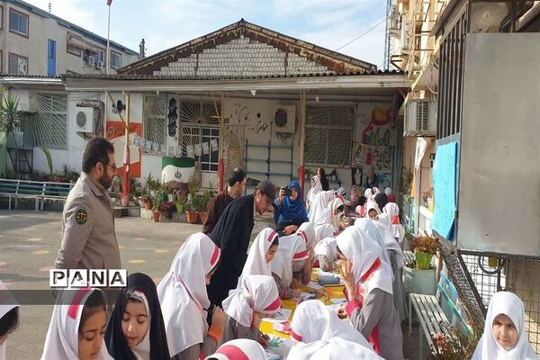 جشنواره نقاشی به‌مناسبت هفته هوای پاک در دبستان شاهد محمود‌آباد