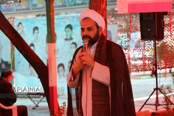 مراسم بزرگداشت شهدای گروه سرود دانش‌آموزی در قم