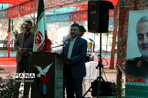 مراسم بزرگداشت شهدای گروه سرود دانش‌آموزی در قم