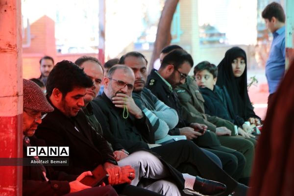 مراسم بزرگداشت شهدای گروه سرود دانش‌آموزی در قم