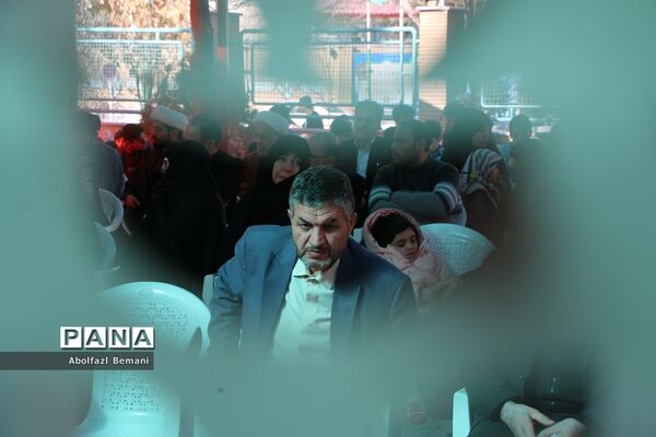 مراسم بزرگداشت شهدای گروه سرود دانش‌آموزی در قم