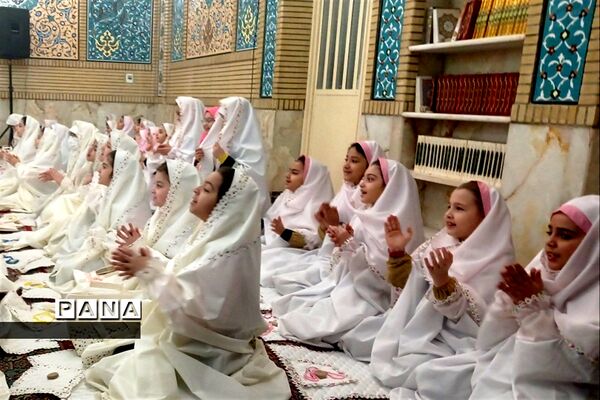 جشن تکلیف دختران کرجی در امامزاده حسن(ع) کرج
