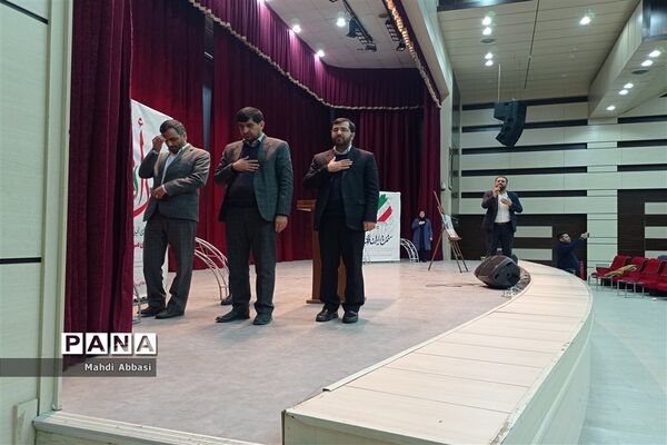 اجتماع پرشور رأی اولی‌های مدارس پسرانه صفادشت در فرهنگسرای بعثت