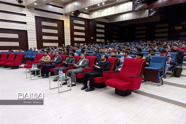 اجتماع پرشور رأی اولی‌های مدارس پسرانه صفادشت در فرهنگسرای بعثت
