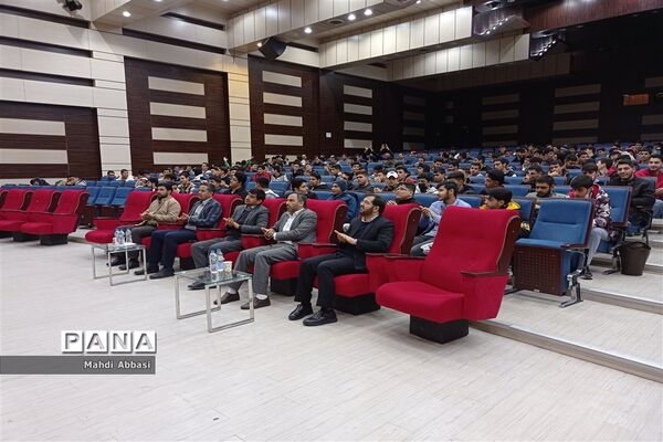 اجتماع پرشور رأی اولی‌های مدارس پسرانه صفادشت در فرهنگسرای بعثت