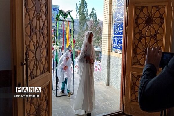 مراسم جشن تکلیف دانش‌آموزان در شهرستان راز