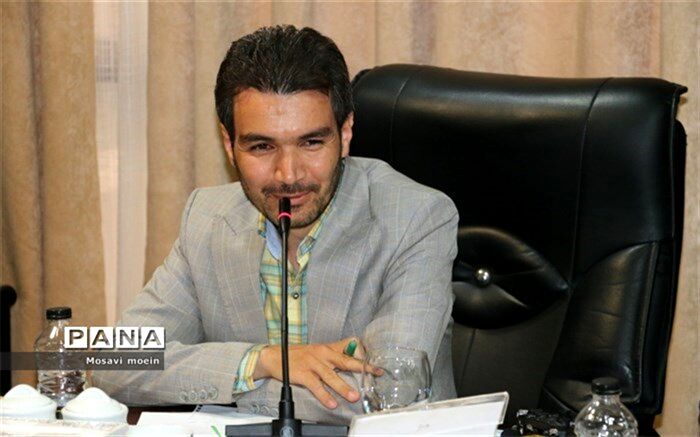 اردو بهترین بستر برای مسائل تربیتی است