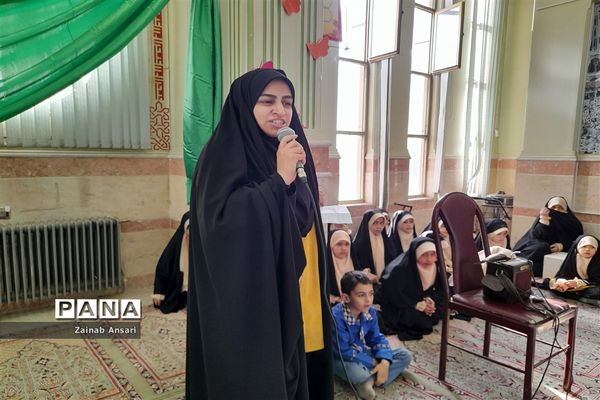 جشن ولادت امام جواد(ع) دانش‌آموزان دبیرستان فاطمیه شهرستان ملارد در مسجدجامع خامس آل عبا