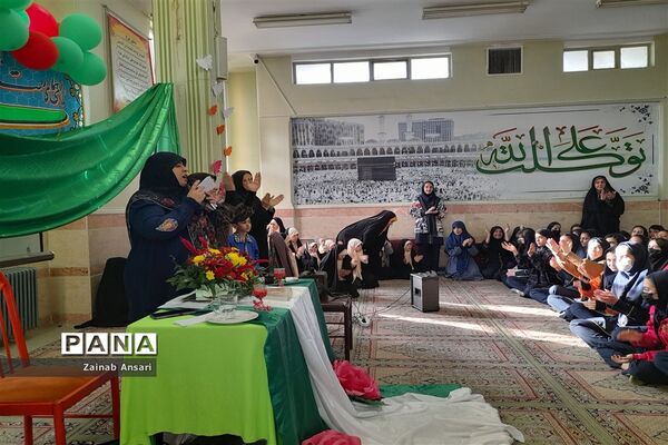 جشن ولادت امام جواد(ع) دانش‌آموزان دبیرستان فاطمیه شهرستان ملارد در مسجدجامع خامس آل عبا